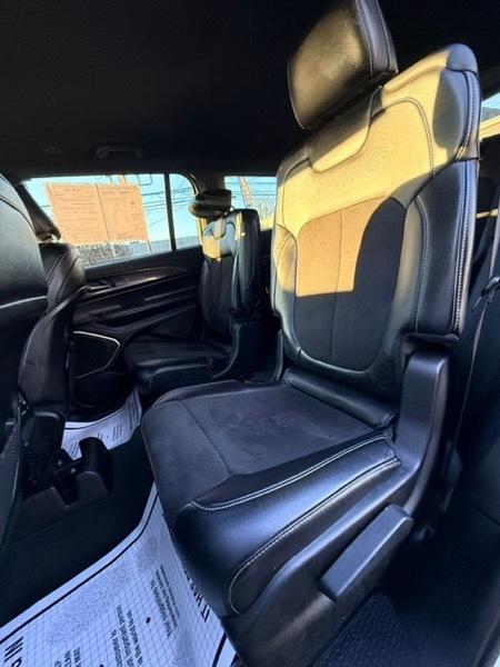 Jeep Grand Cherokee L Laredo 4WD 2023