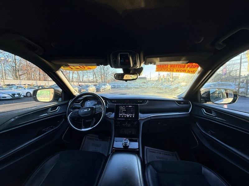 Jeep Grand Cherokee L Laredo 4WD 2023