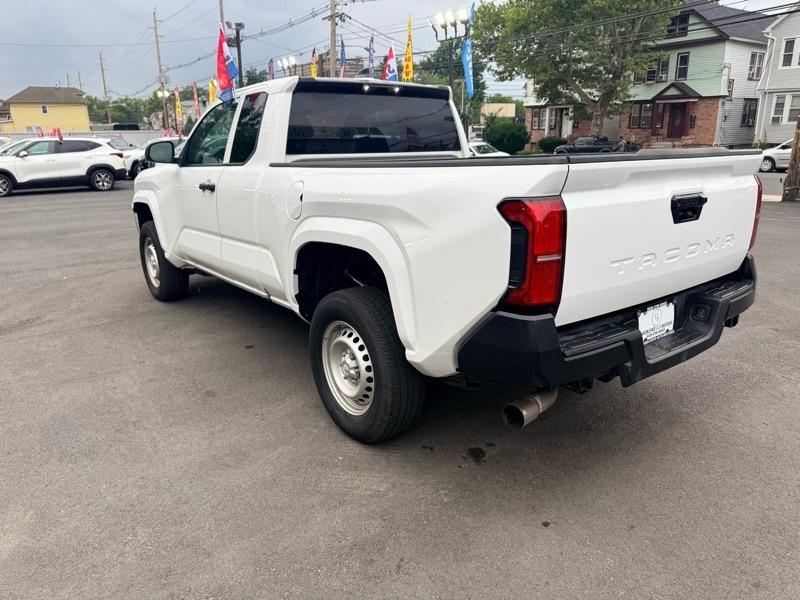 Toyota Tacoma SR5 Xtracab 2WD 2024