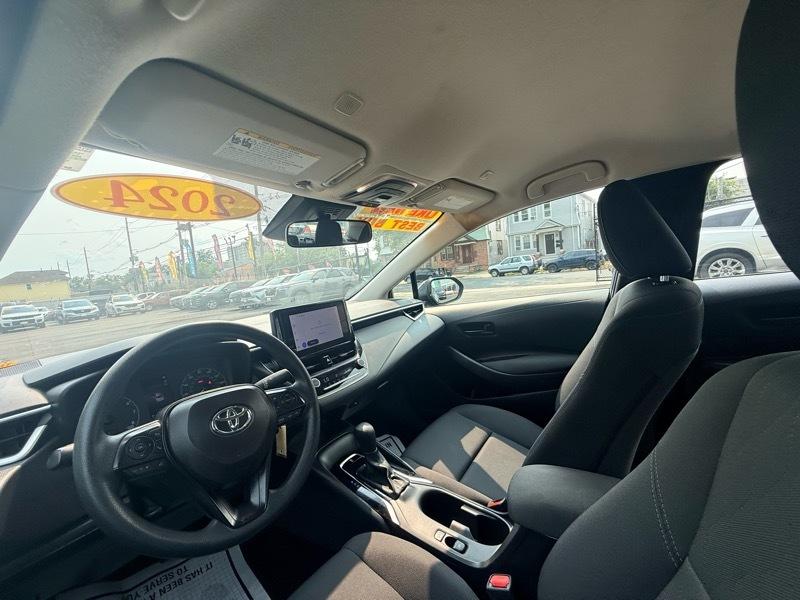 Toyota Corolla LE 2024