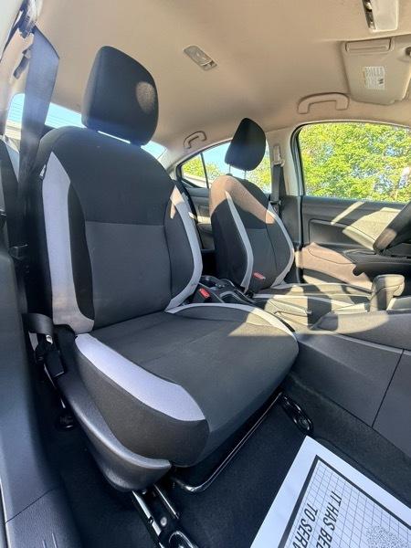 Nissan Versa S CVT 2025