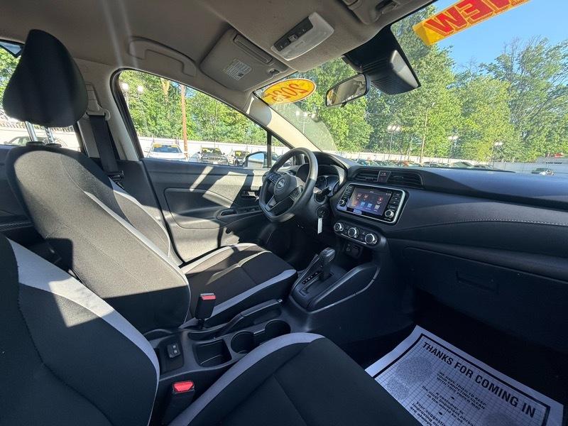Nissan Versa S CVT 2025