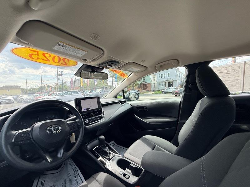 Toyota Corolla LE 2025
