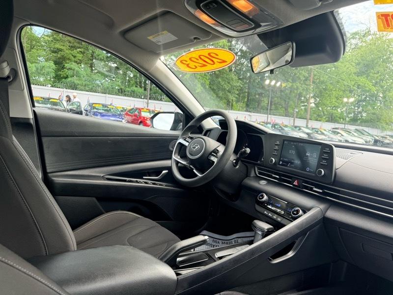 Hyundai Elantra SEL 2023