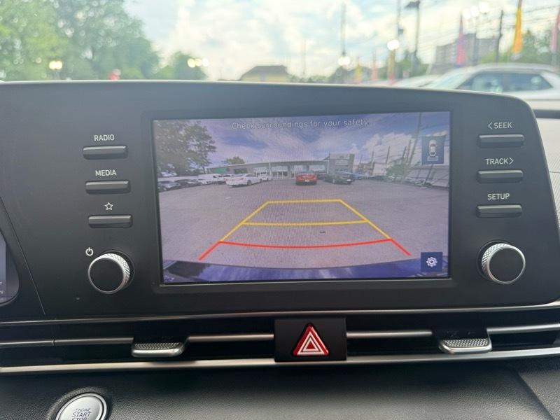 Hyundai Elantra SEL 2023