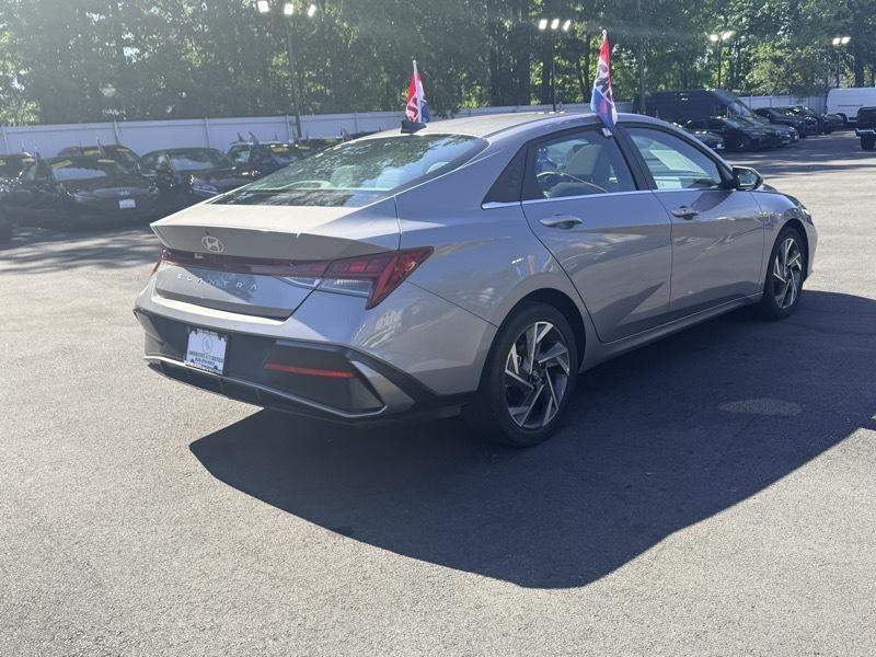 Hyundai Elantra SEL Convenience 2025