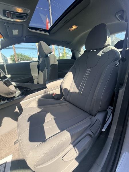 Hyundai Elantra SEL Convenience 2025