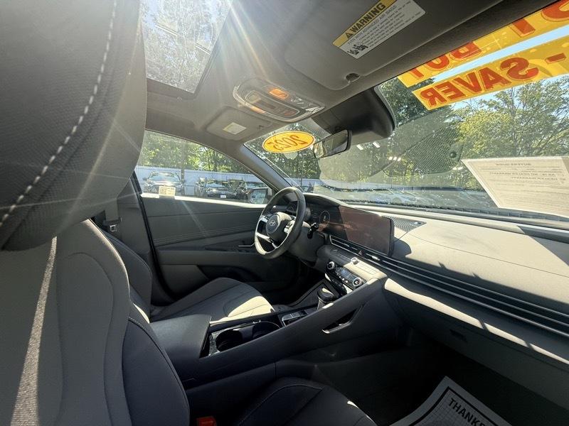 Hyundai Elantra SEL Convenience 2025