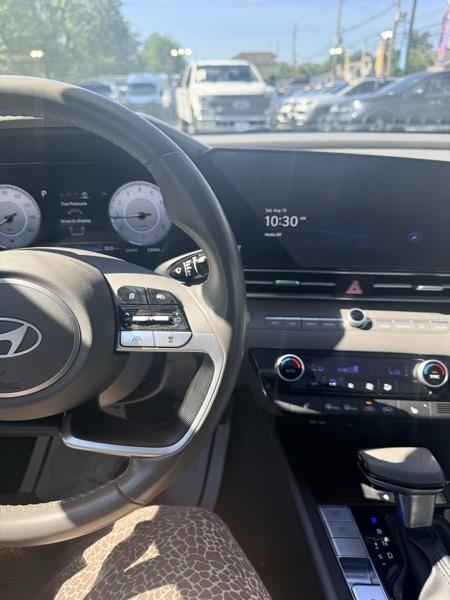 Hyundai Elantra SEL Convenience 2025