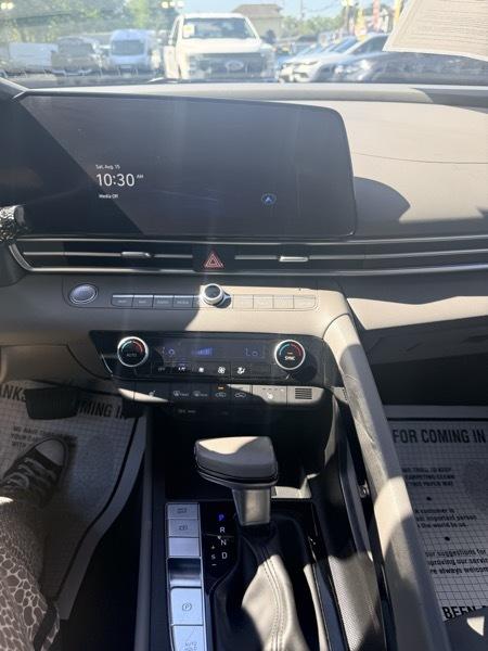Hyundai Elantra SEL Convenience 2025