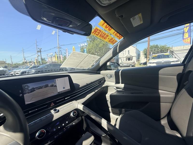 Hyundai Elantra SEL Convenience 2025