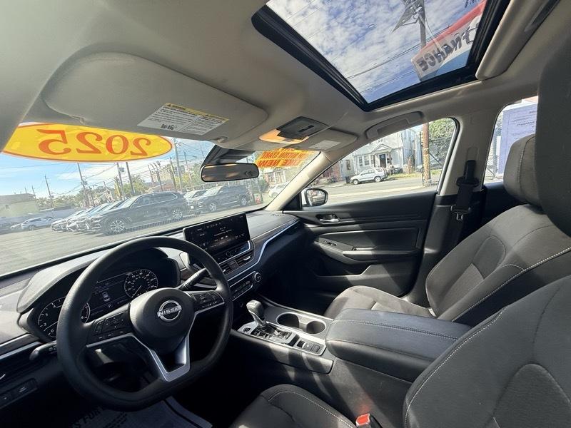 Nissan Altima 2.5 SV AWD 2025