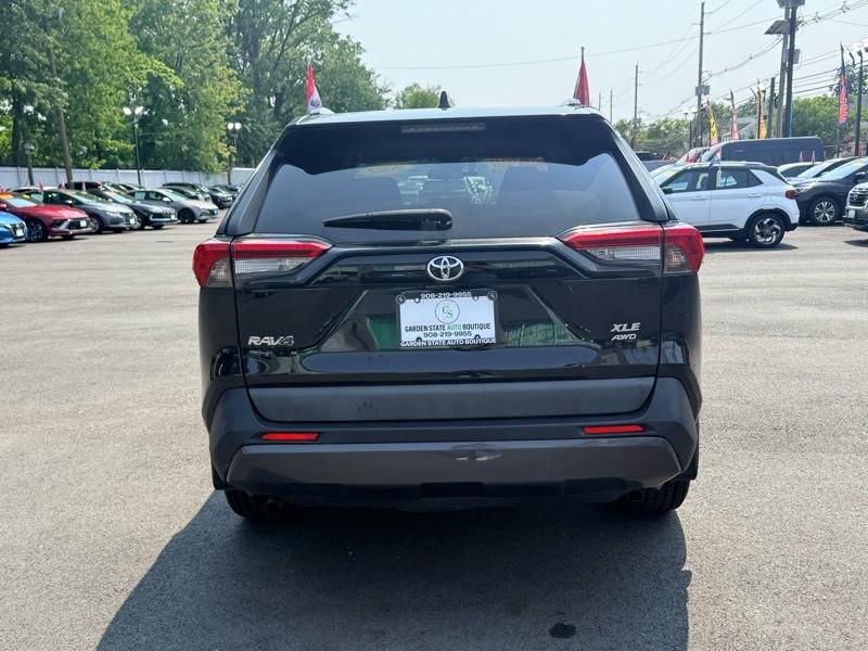 Toyota RAV4 XLE Premium AWD 2021