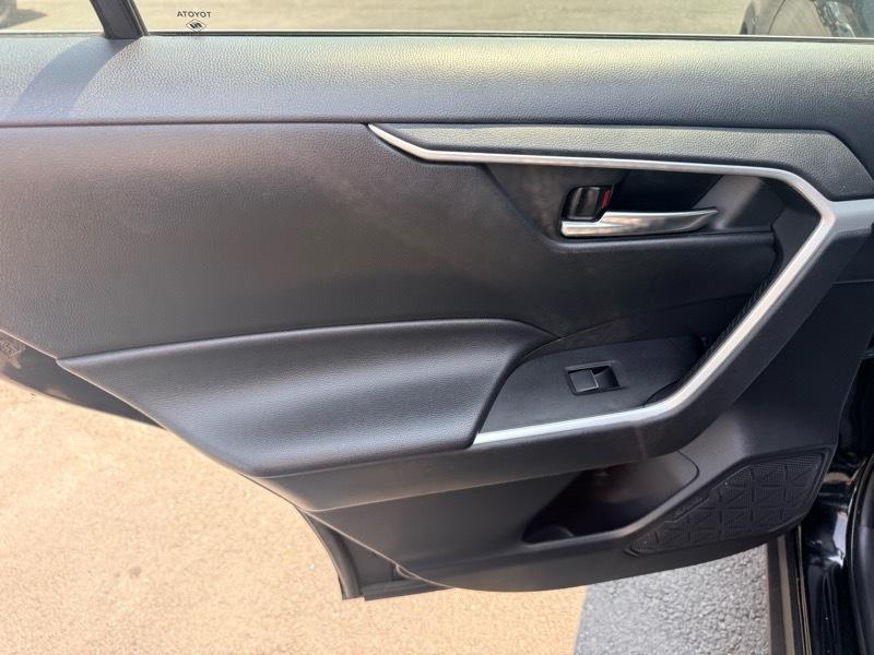 Toyota RAV4 XLE Premium AWD 2021