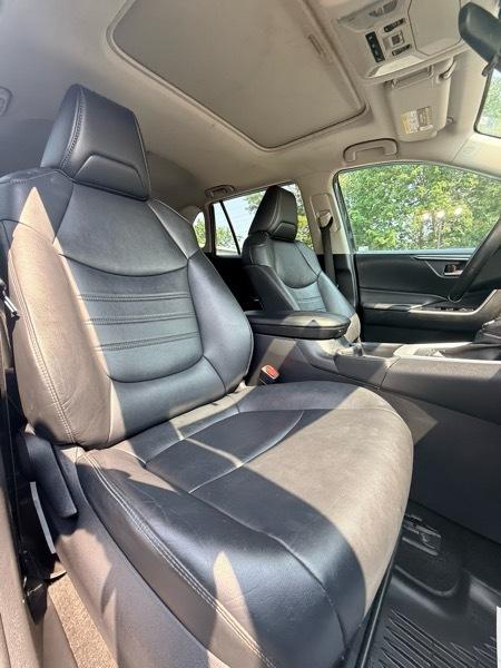 Toyota RAV4 XLE Premium AWD 2021