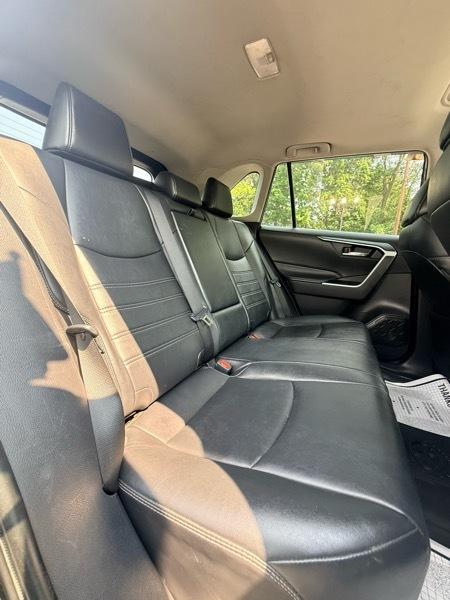 Toyota RAV4 XLE Premium AWD 2021