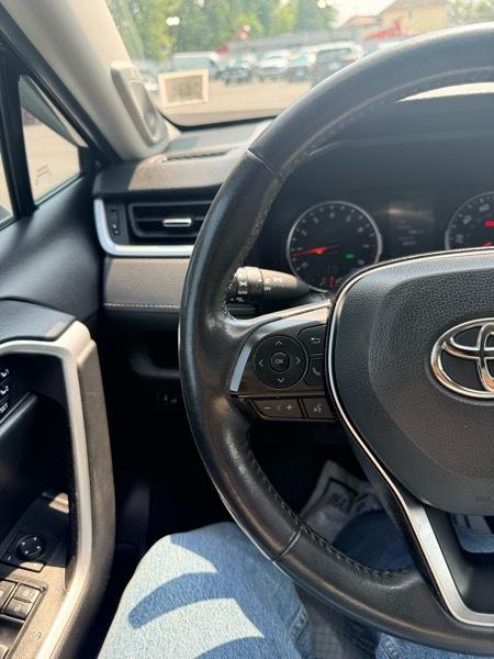 Toyota RAV4 XLE Premium AWD 2021