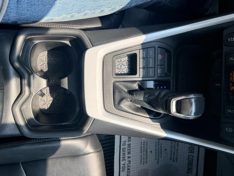 Toyota RAV4 XLE Premium AWD 2021