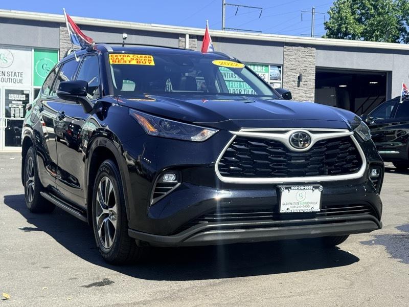 Toyota Highlander XLE AWD V6 2022