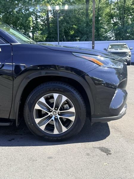 Toyota Highlander XLE AWD V6 2022