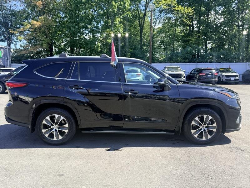 Toyota Highlander XLE AWD V6 2022