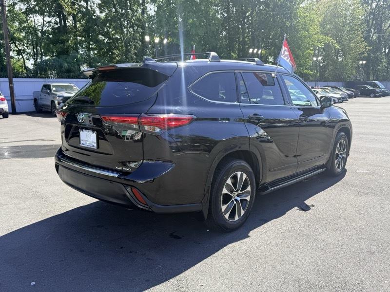 Toyota Highlander XLE AWD V6 2022