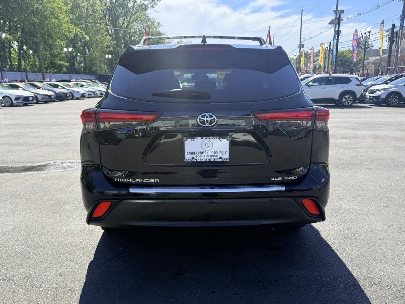 Toyota Highlander XLE AWD V6 2022