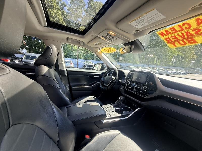 Toyota Highlander XLE AWD V6 2022