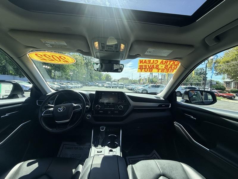 Toyota Highlander XLE AWD V6 2022