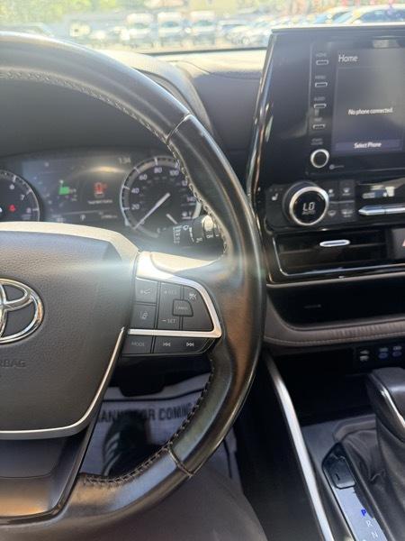 Toyota Highlander XLE AWD V6 2022
