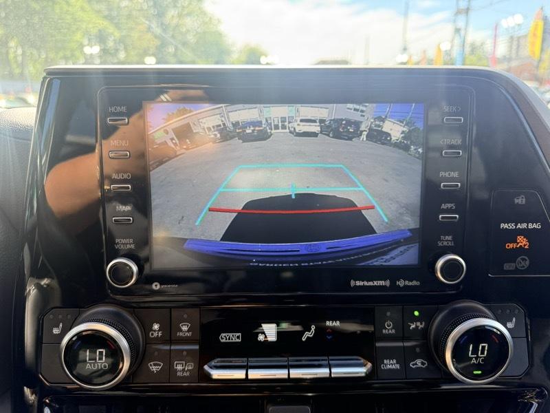 Toyota Highlander XLE AWD V6 2022