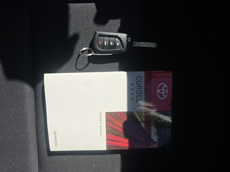 Toyota Corolla LE 2025