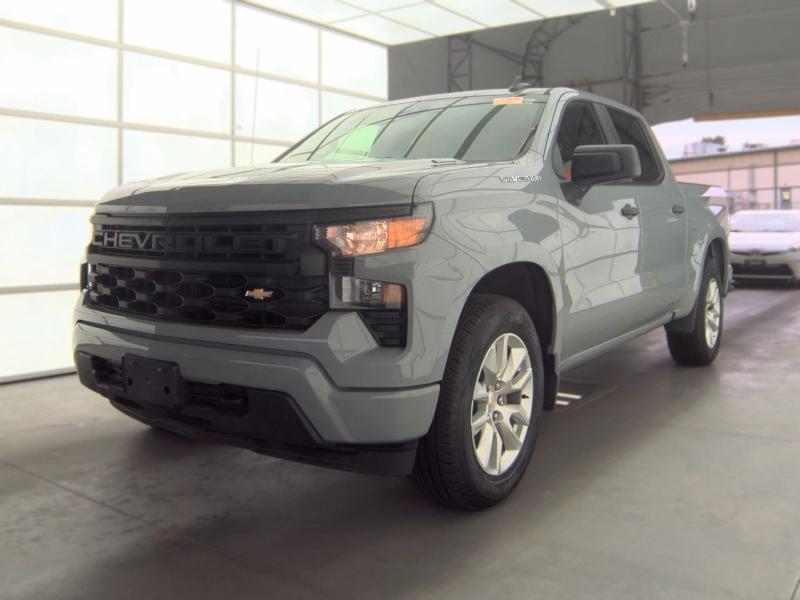 Chevrolet Silverado 1500 Custom Crew Cab 4WD 2025