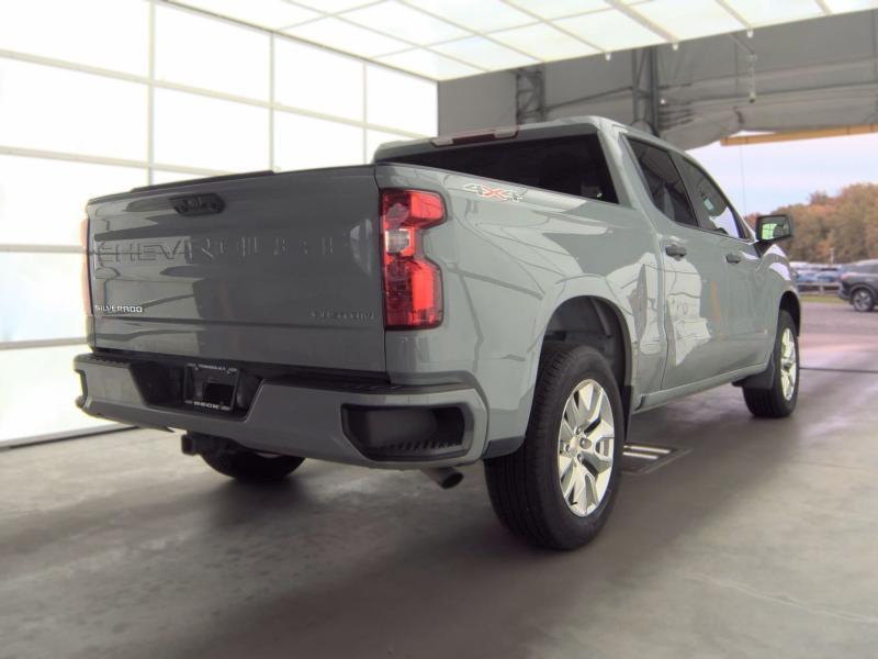 Chevrolet Silverado 1500 Custom Crew Cab 4WD 2025