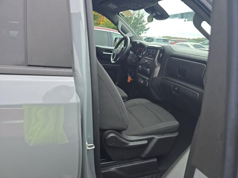 Chevrolet Silverado 1500 Custom Crew Cab 4WD 2025