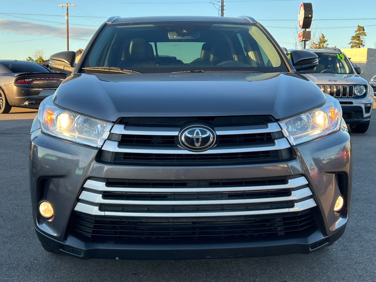 Toyota Highlander SE FWD V6 2017