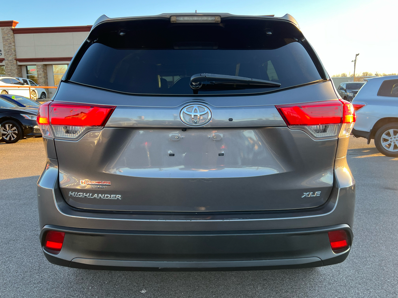 Toyota Highlander SE FWD V6 2017