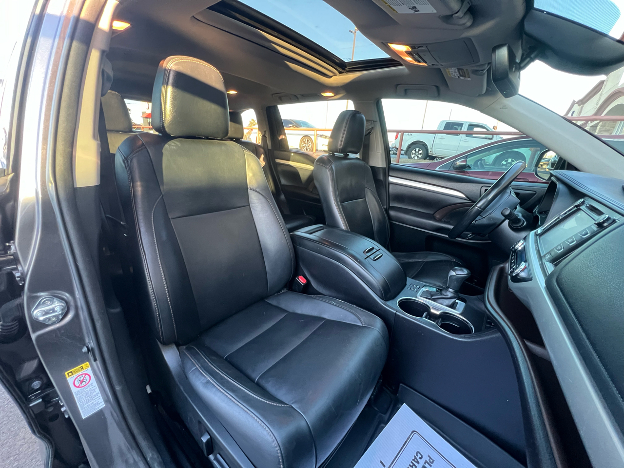 Toyota Highlander SE FWD V6 2017