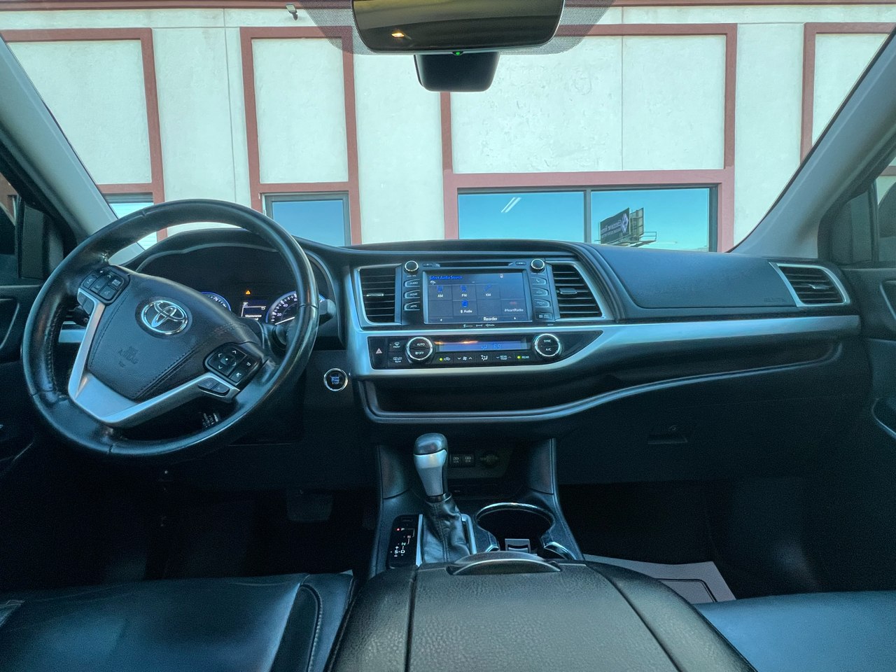 Toyota Highlander SE FWD V6 2017