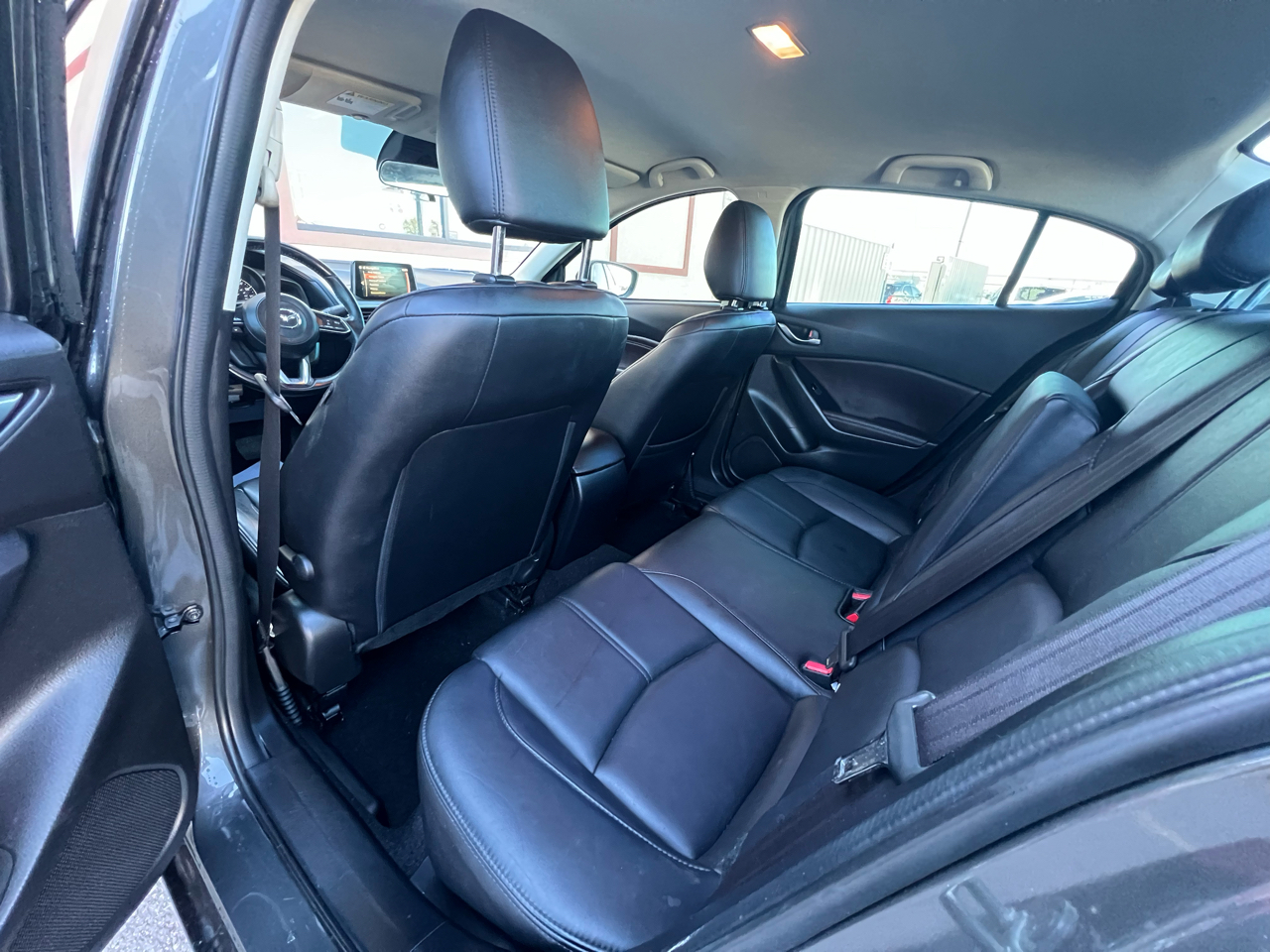 Mazda MAZDA3 i Touring AT 4-Door 2017