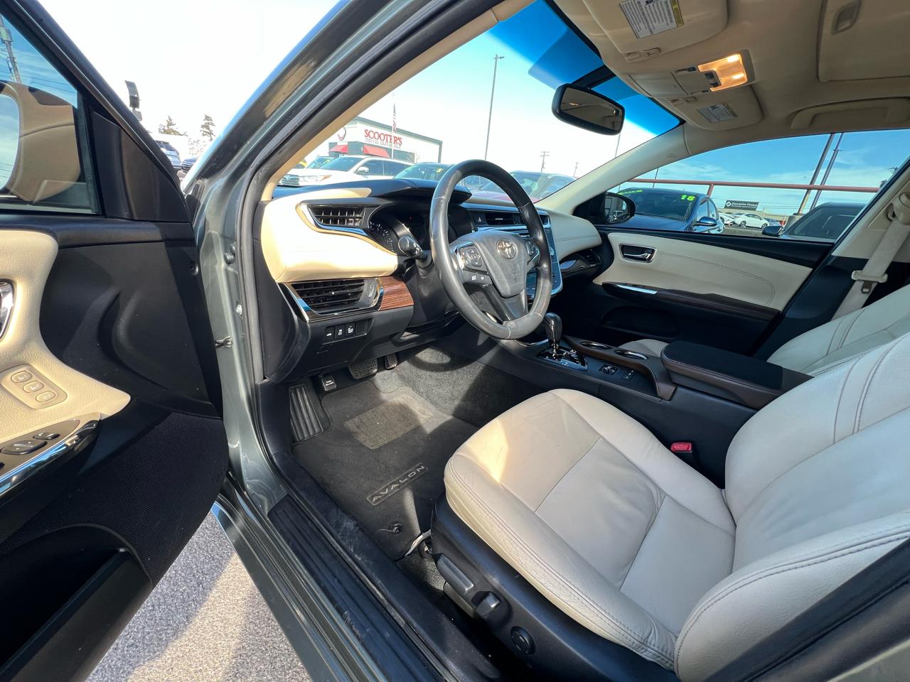 Toyota Avalon XLE 2013