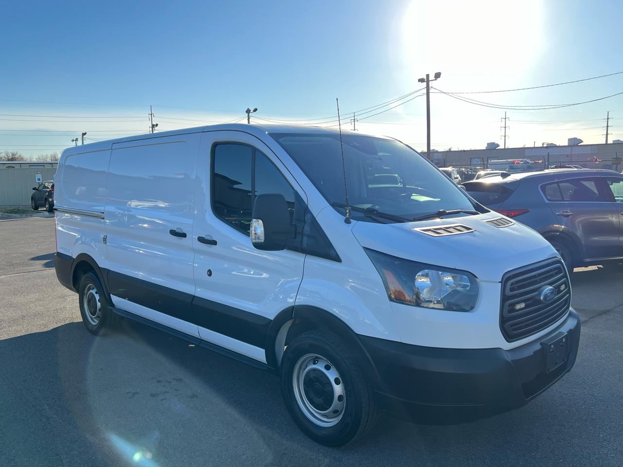 Ford Transit 150 Van Low Roof w/Sliding Pass. 130-in. WB 2019