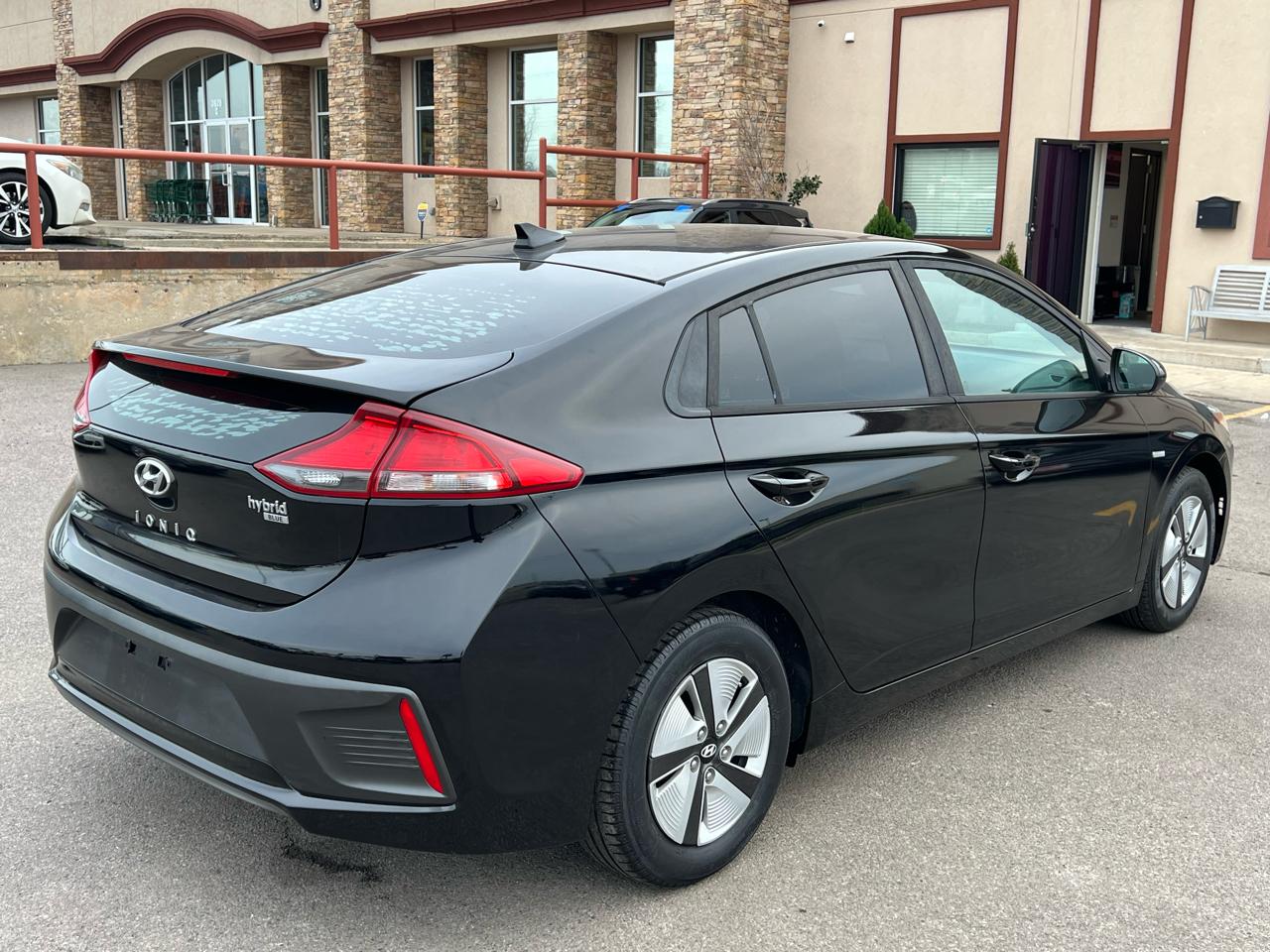 Hyundai Ioniq Hybrid Blue 2017