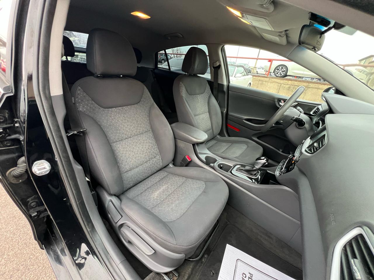 Hyundai Ioniq Hybrid Blue 2017