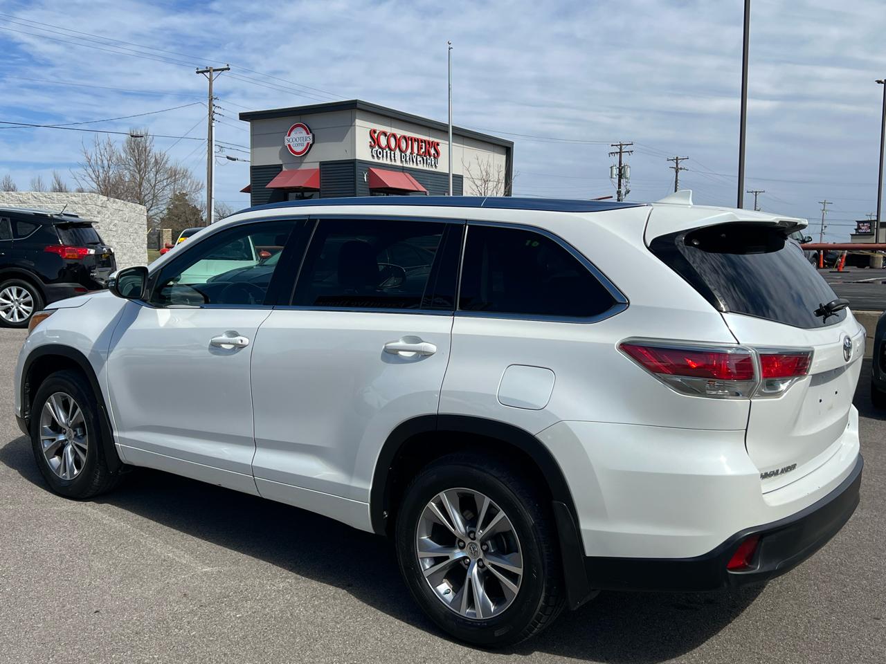 Toyota Highlander XLE FWD V6 2015