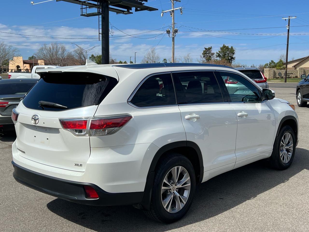 Toyota Highlander XLE FWD V6 2015