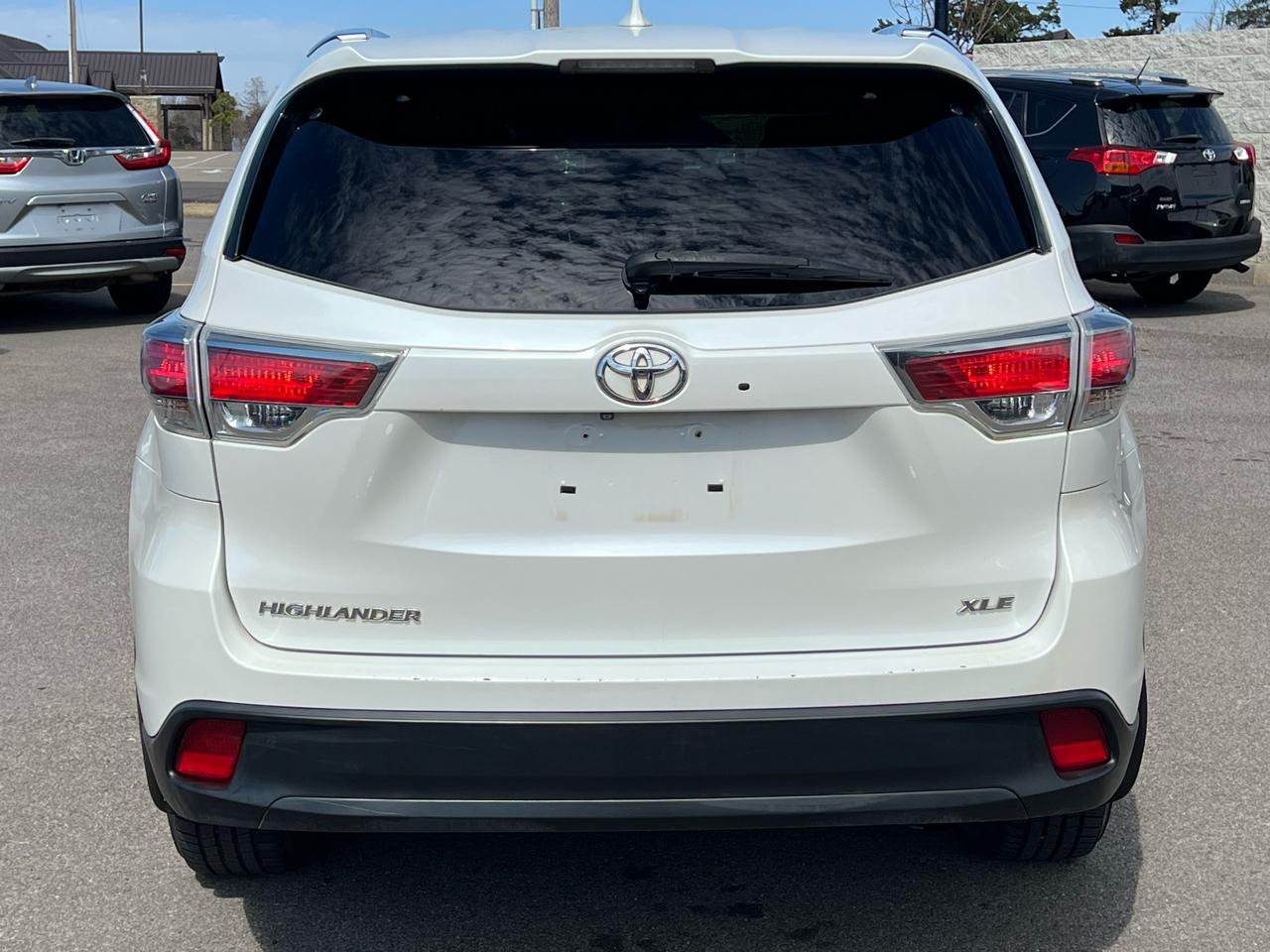 Toyota Highlander XLE FWD V6 2015