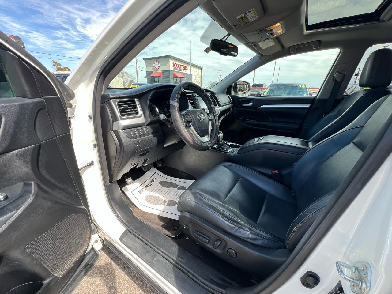 Toyota Highlander XLE FWD V6 2015