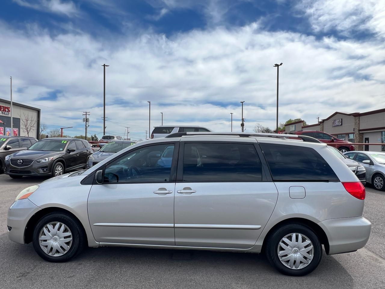 Toyota Sienna CE FWD 8-Passenger 2008