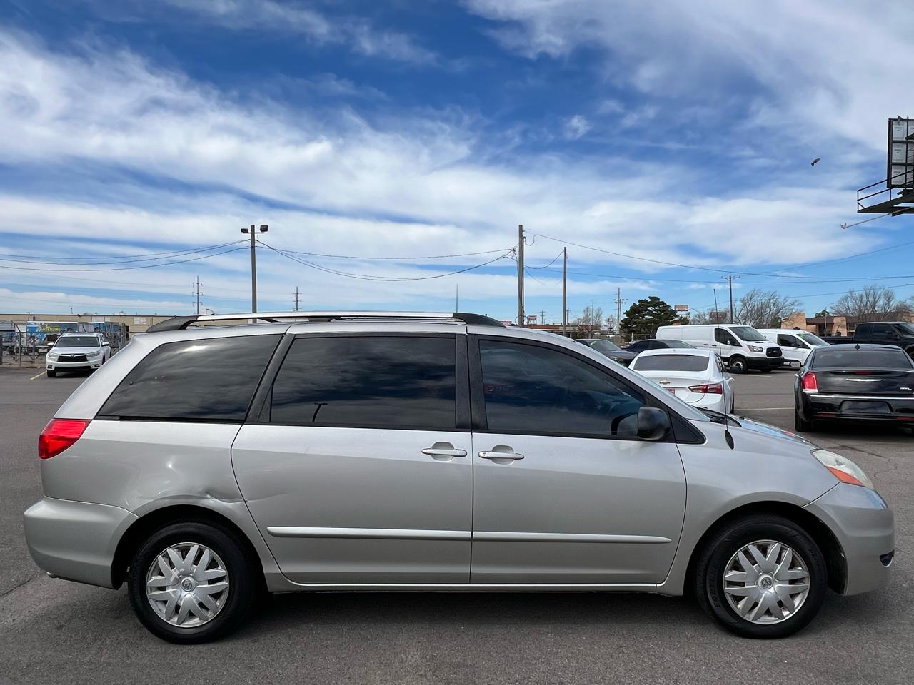 Toyota Sienna CE FWD 8-Passenger 2008